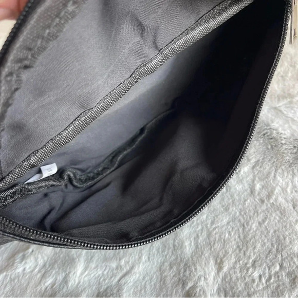 Queen Leather Fanny Pack - Picture 13 of 13